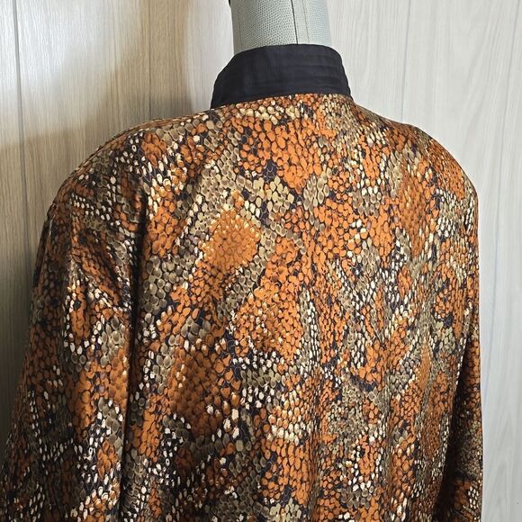 Jerri Sherman | Vintage Silk Bomber Jacket - Picture 6 of 9